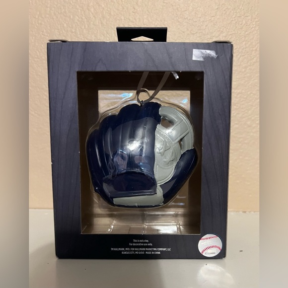 Hallmark Angels Christmas Tree Ornament - Picture 2 of 2